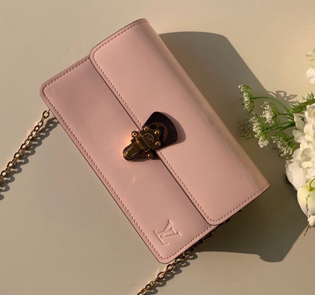 Louis Vuitton 2019 Vernis Cherrywood Chain Wallet - Pink Shoulder