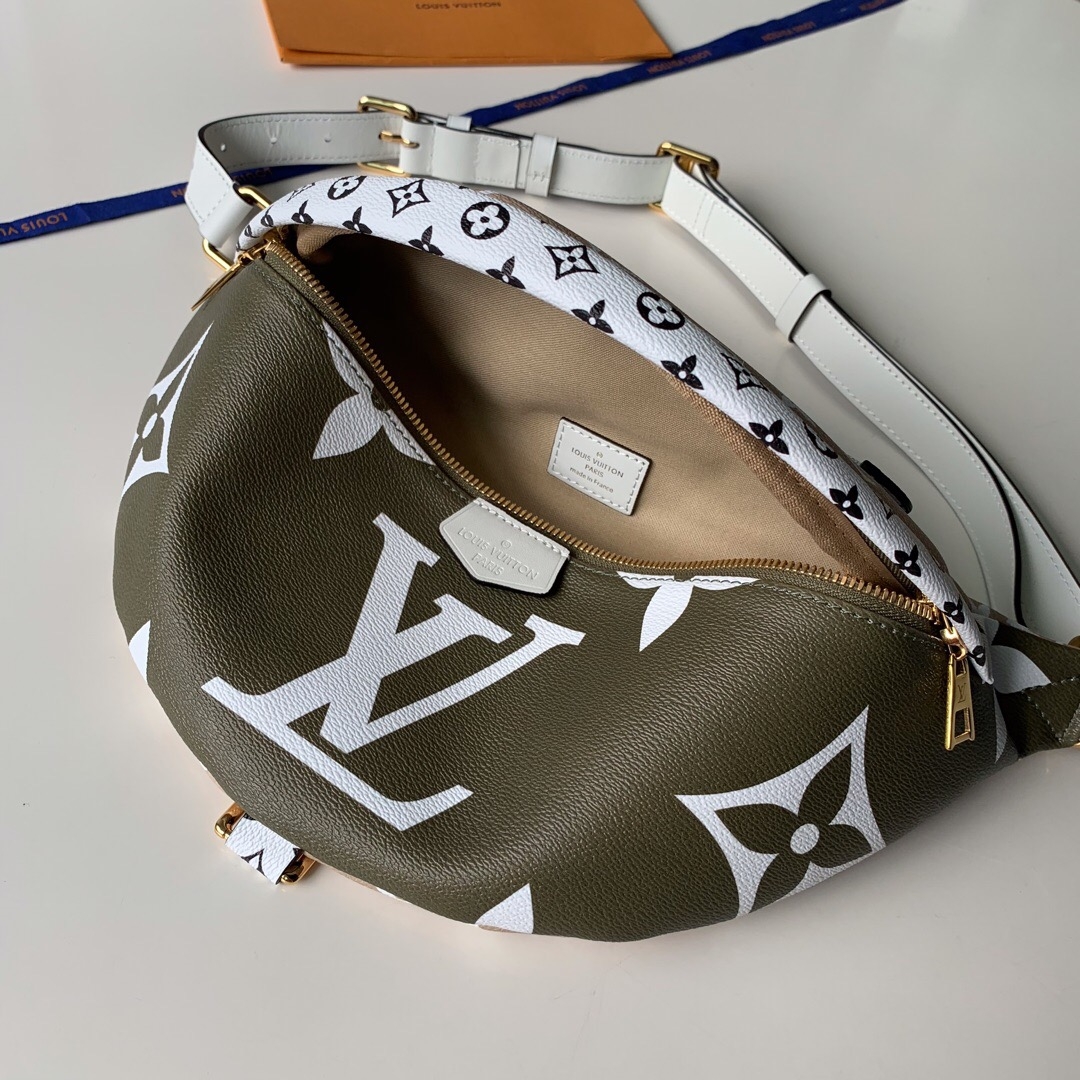 Néonoé bb leather handbag Louis Vuitton Green in Leather - 24843002