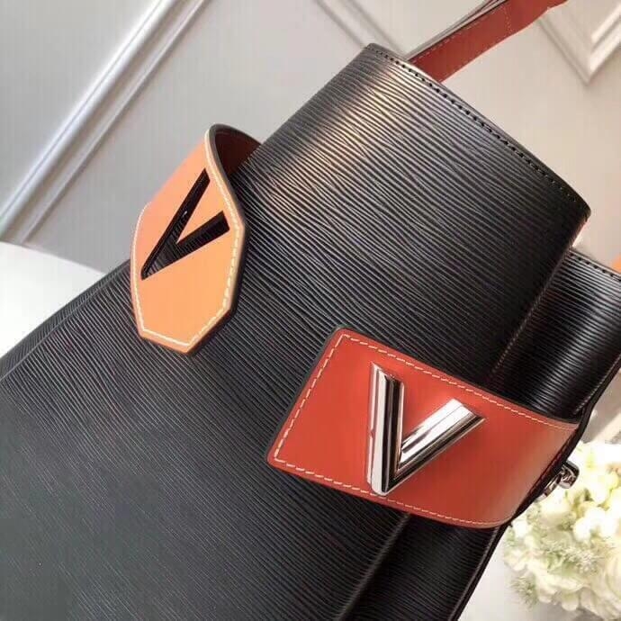 I only wore “quiet” bags until bicolor stole my heart ❤️ : r/Louisvuitton