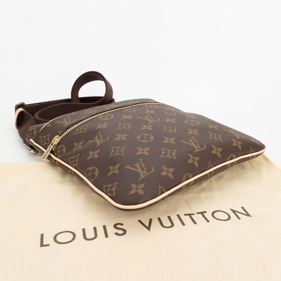 LOUIS VUITTON Monogram Valmy MM Messenger Bag 76746