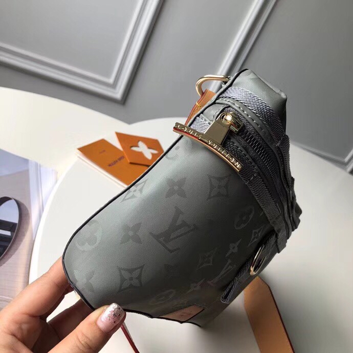 louis vuitton messenger pm titanium