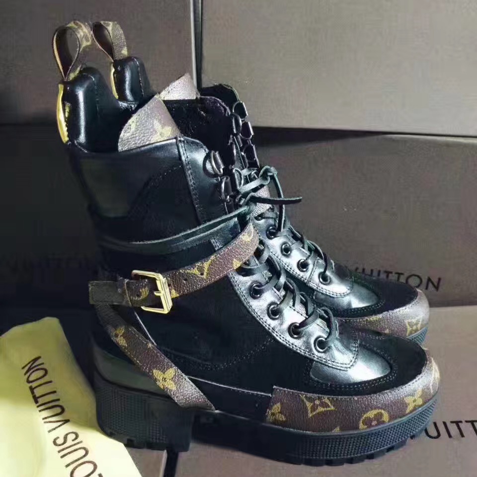 Louis Vuitton Black/White Leather And Python Wonderland Ranger Ankle Boots  Size 37 Louis Vuitton
