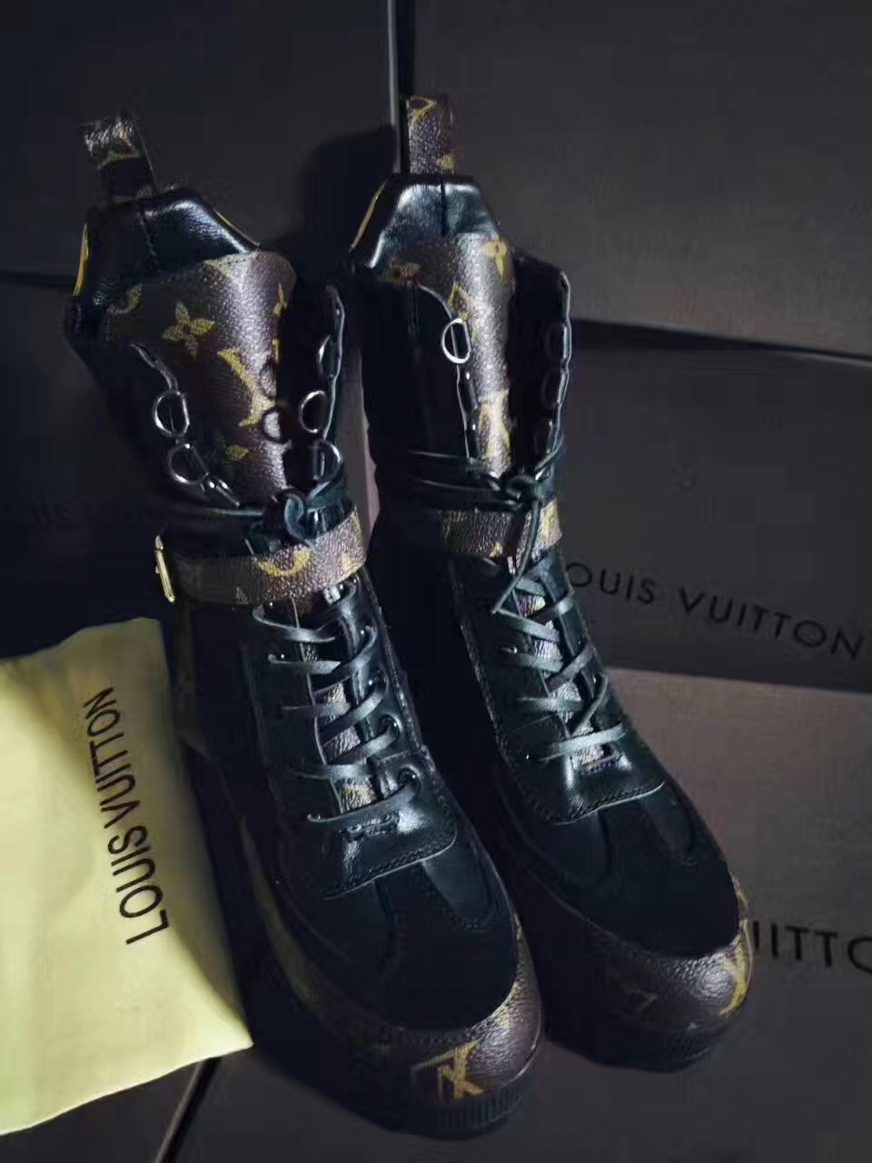 Louis Vuitton Black/Beige Leather and Python Wonderland Flat Ranger Boots Size 37