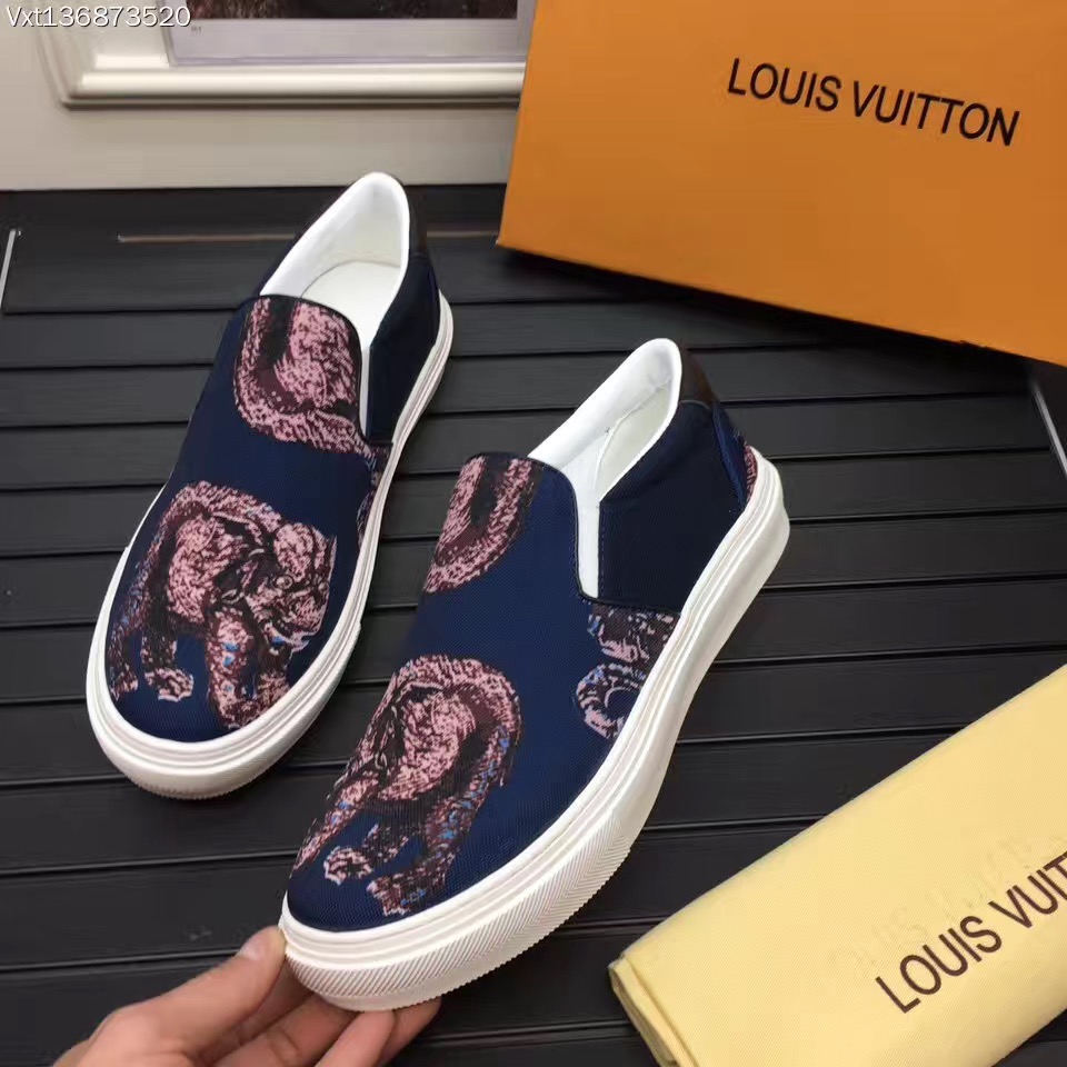 Louis Vuitton Men&#39;s Slip-on Sneaker Animal Print Denim Canvas Blue 2017 (K2100-7061708 )