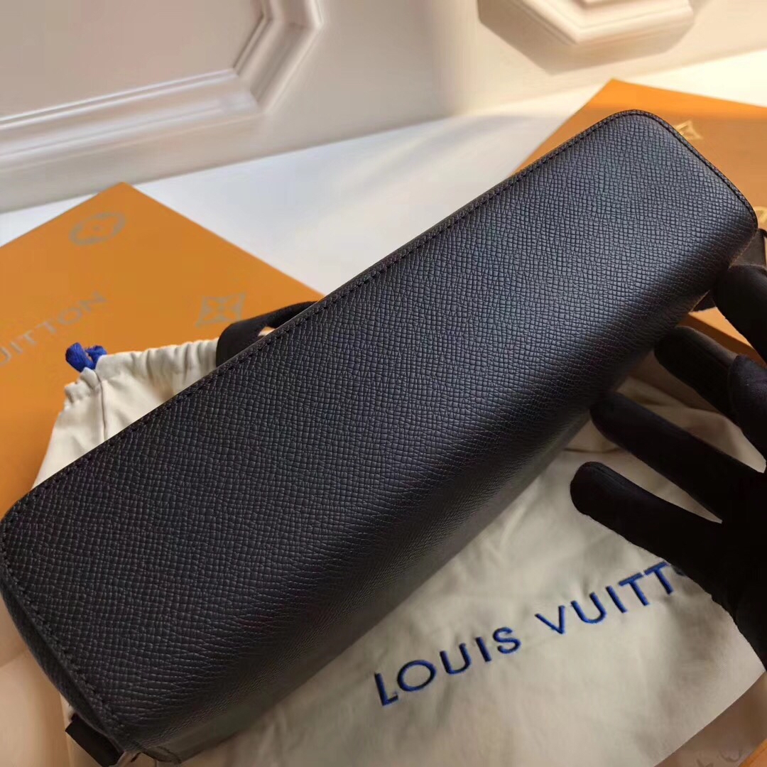 Louis Vuitton Anton Messenger Pmr | IUCN Water